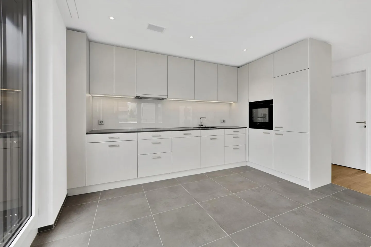 Your living experience in a comfortable location - Photo 2 of 13