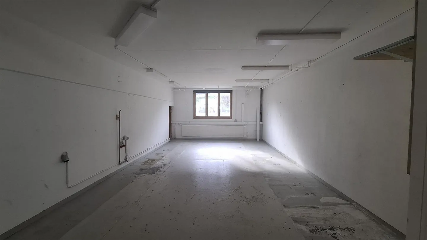 Versatile commercial space for rent in Stans - Photo 6 of 14