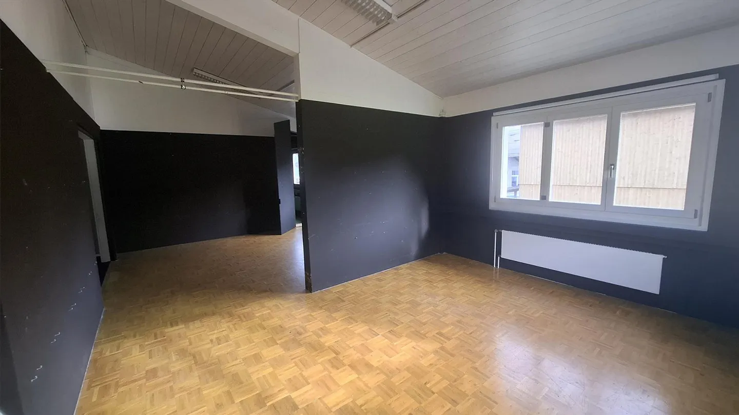 Versatile commercial space for rent in Stans - Photo 9 of 14