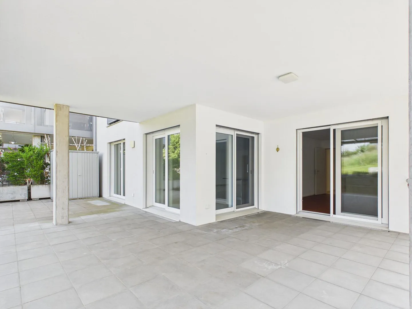 Luxurious garden apartment with large seating area in Stein am Rhein - Photo 13 of 15