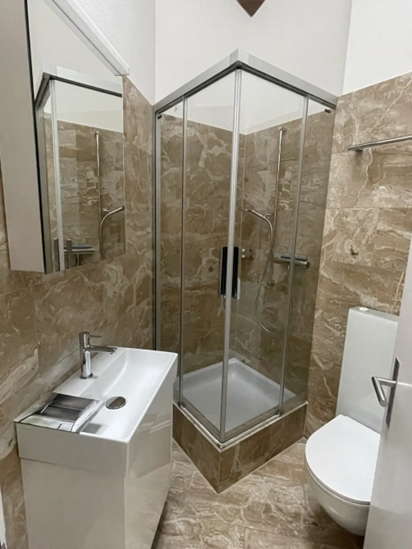 Appartement spacieux de 5,5 pièces avec plusieurs balcons - Photo 7 sur 12