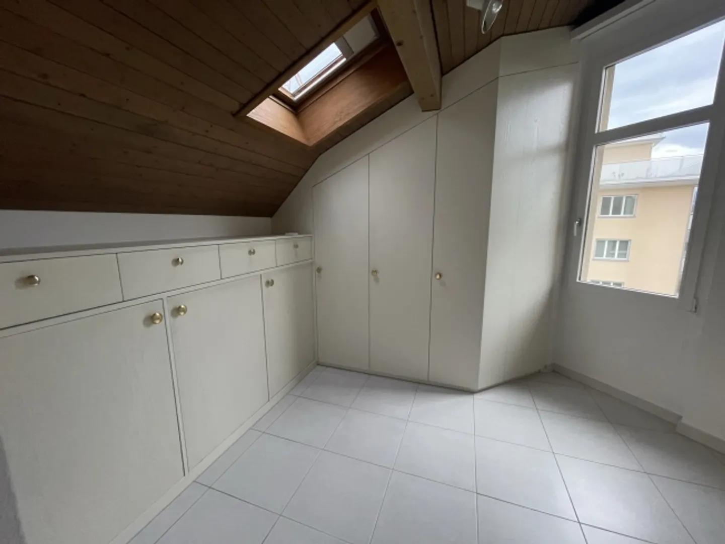 Appartement spacieux de 5,5 pièces avec plusieurs balcons - Photo 9 sur 12