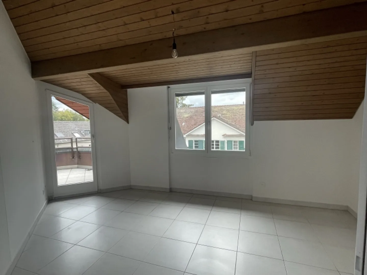 Appartement spacieux de 5,5 pièces avec plusieurs balcons - Photo 10 sur 12