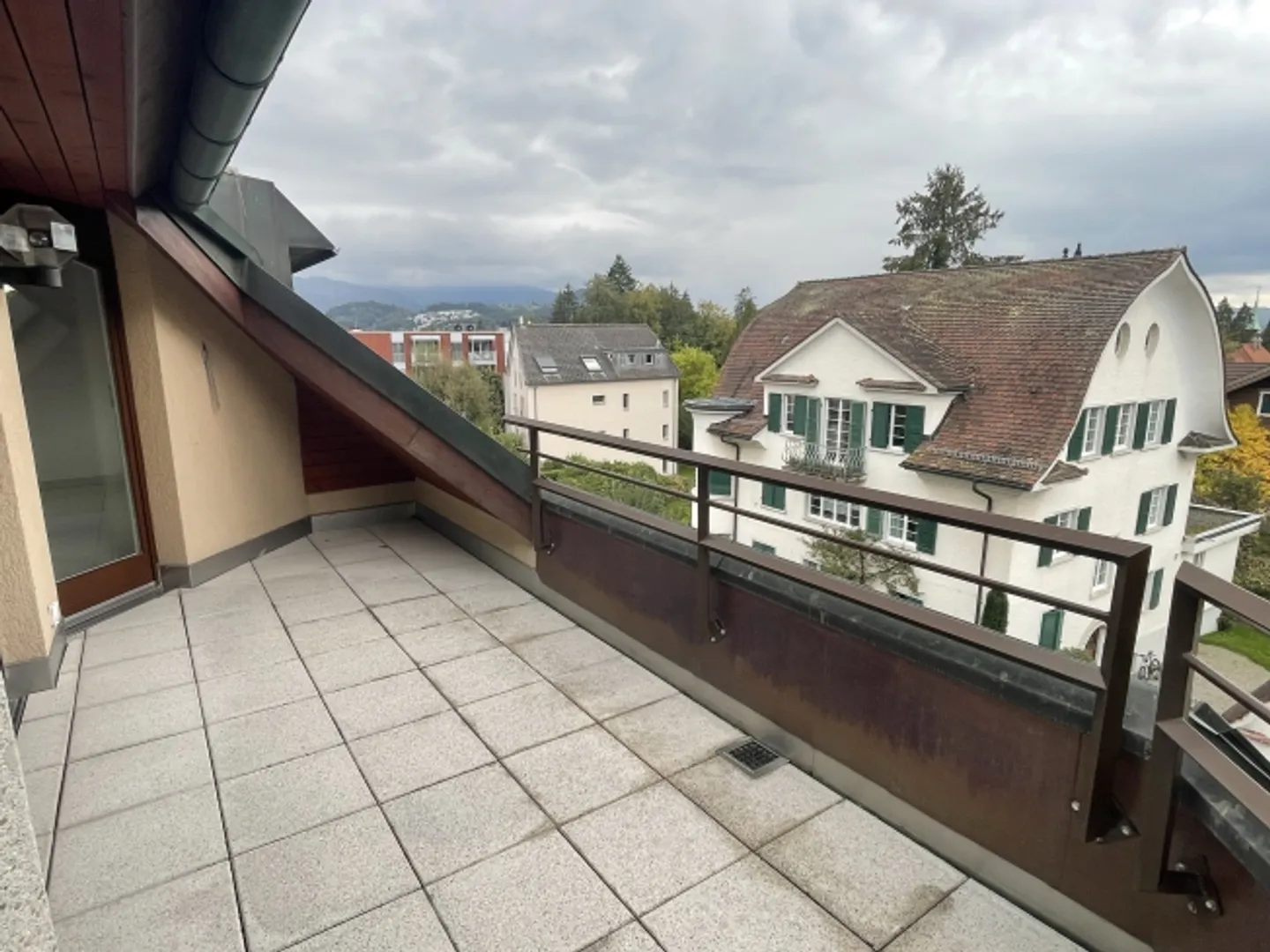 Appartement spacieux de 5,5 pièces avec plusieurs balcons - Photo 11 sur 12