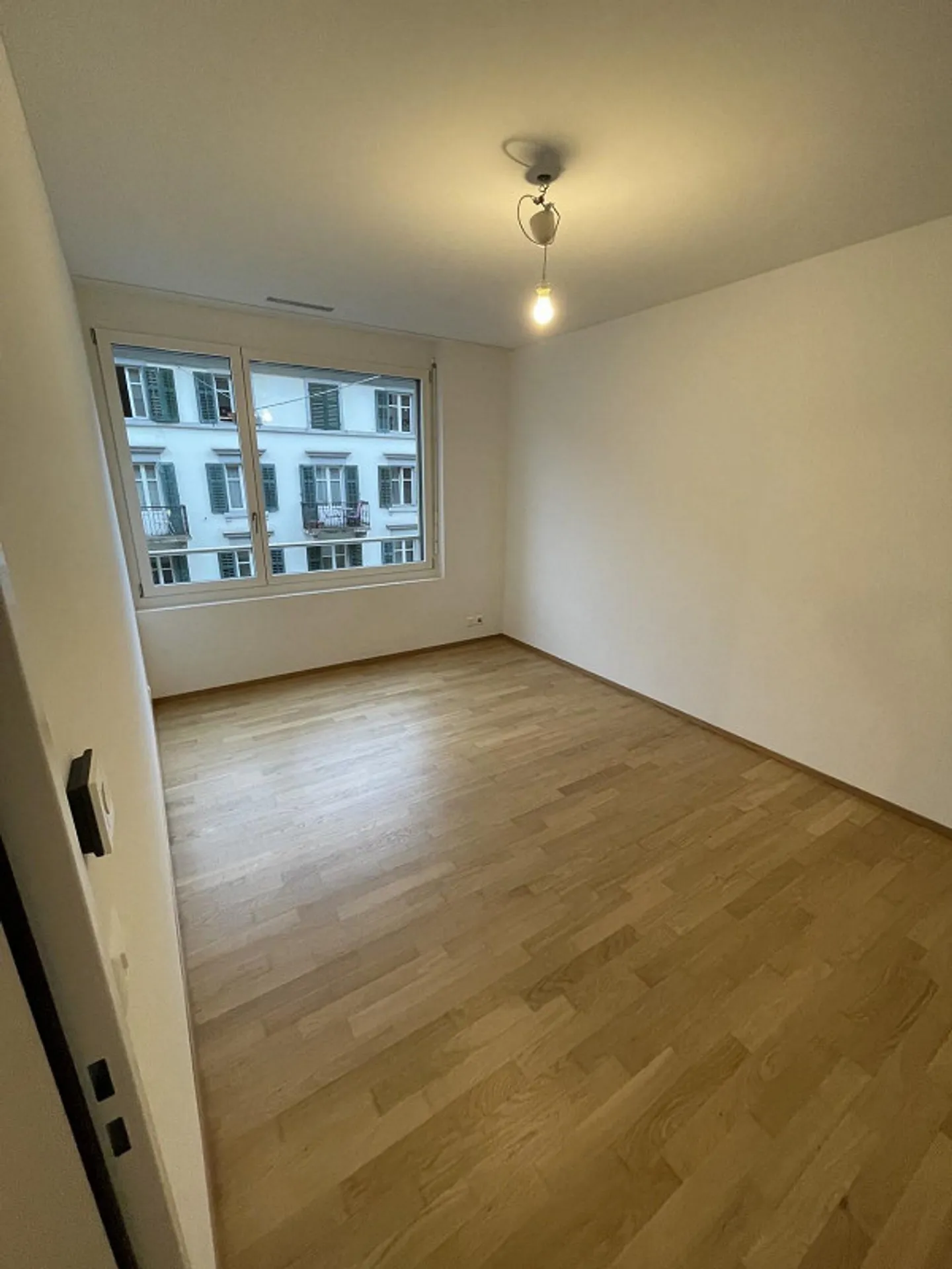 Rental apartment in a central location - Photo 3 of 9