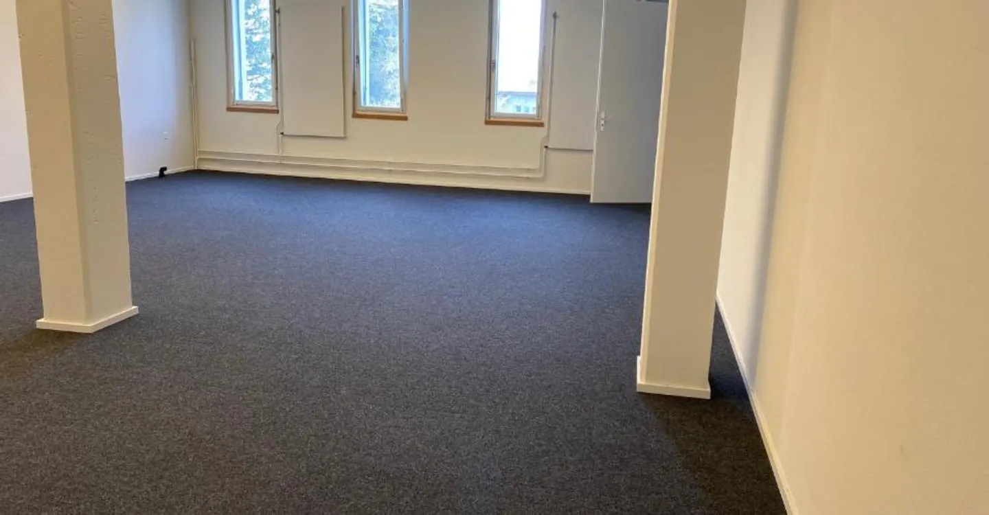 Lager im Stadtzentrum von Peseux - Foto 3 von 6