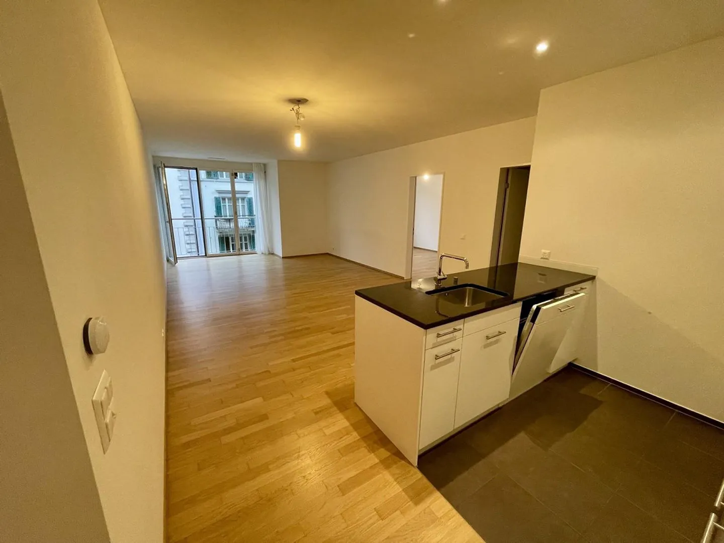 Rental apartment in a central location - Photo 7 of 9