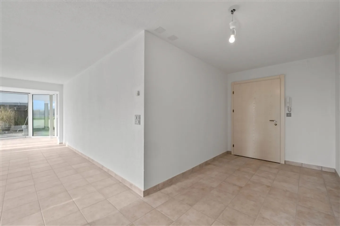 3.5-Room Garden Apartment with Winter Garden in Lostorf for Sale - Photo 7 of 13