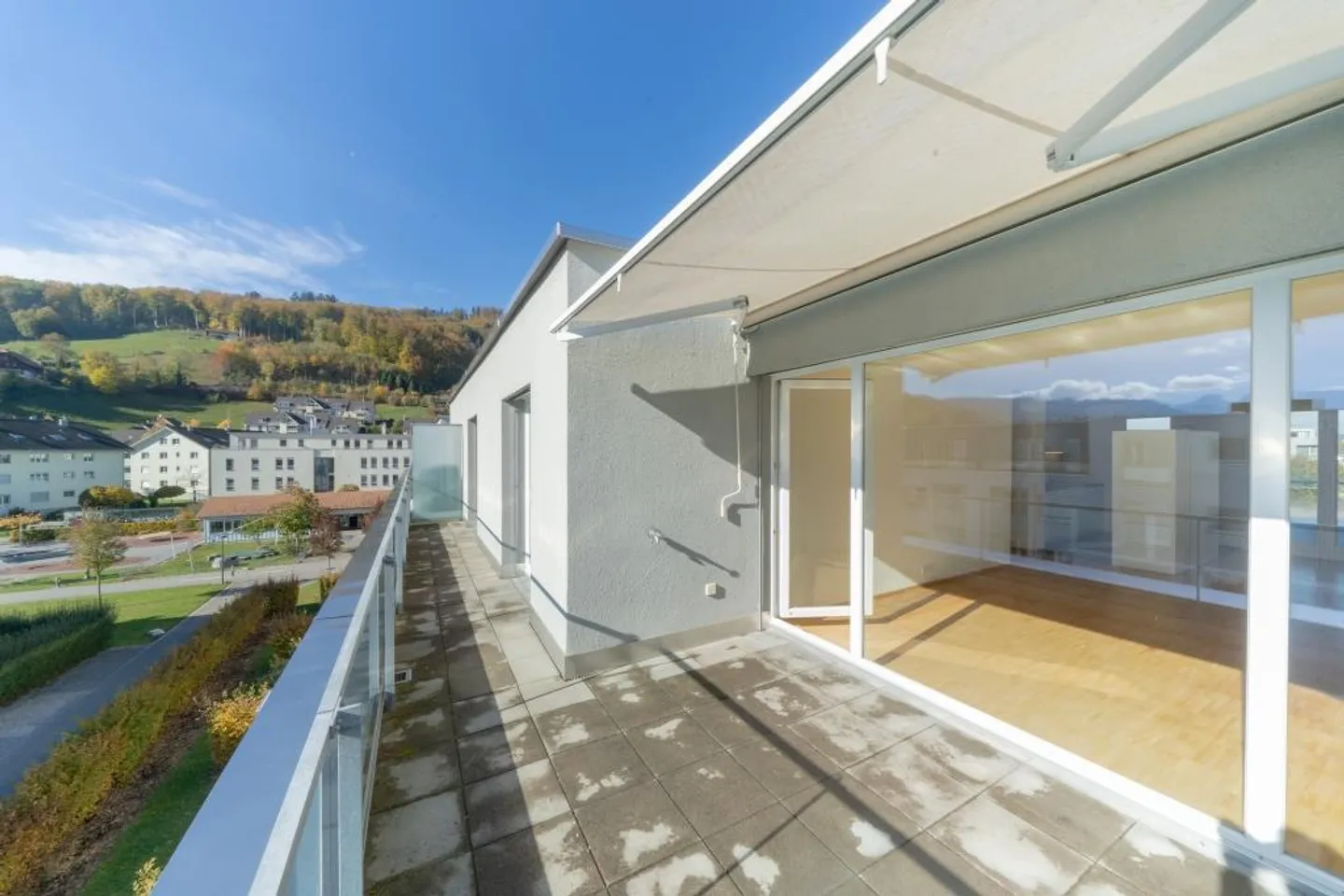 Helle Attika-Wohnung - Foto 1 von 6