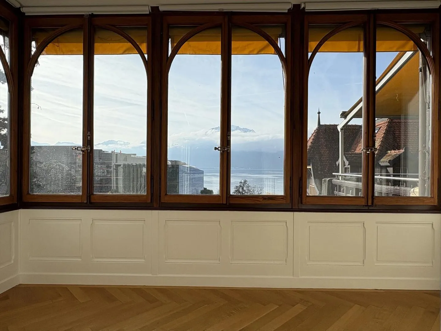 3,5-Zimmer-Wohnung mit Terrasse im Zentrum von Montreux, nur wenige Schritte vom See entfernt - Foto 1 von 10