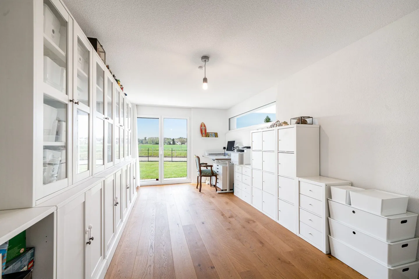 Appartement de rez-de-chaussée de 5,5 pièces avec 300 m2 de jardin privé - Photo 10 sur 19