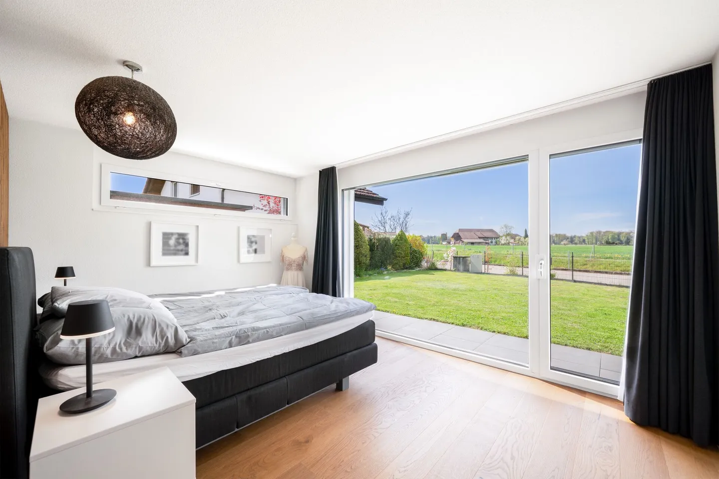 Appartement de rez-de-chaussée de 5,5 pièces avec 300 m2 de jardin privé - Photo 13 sur 19