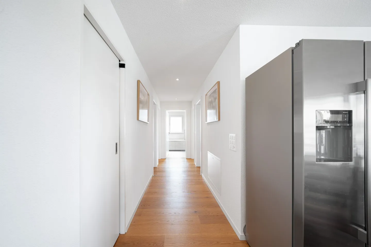 Appartement de rez-de-chaussée de 5,5 pièces avec 300 m2 de jardin privé - Photo 9 sur 19