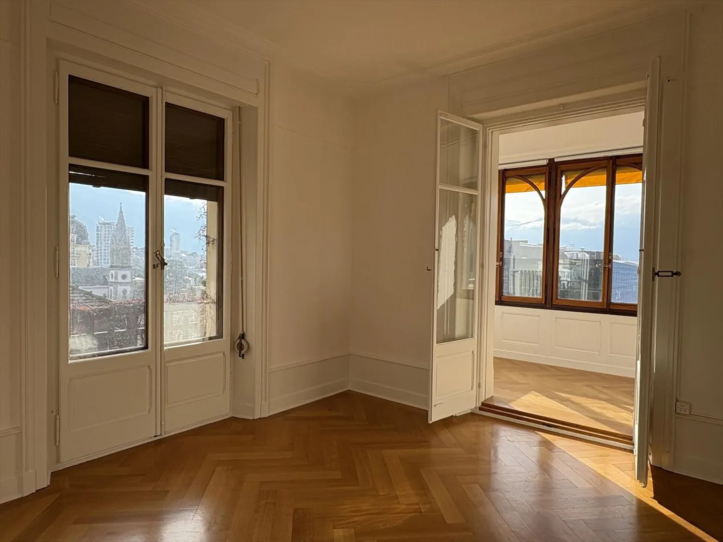 3,5-Zimmer-Wohnung mit Terrasse im Zentrum von Montreux, nur wenige Schritte vom See entfernt - Foto 7 von 10