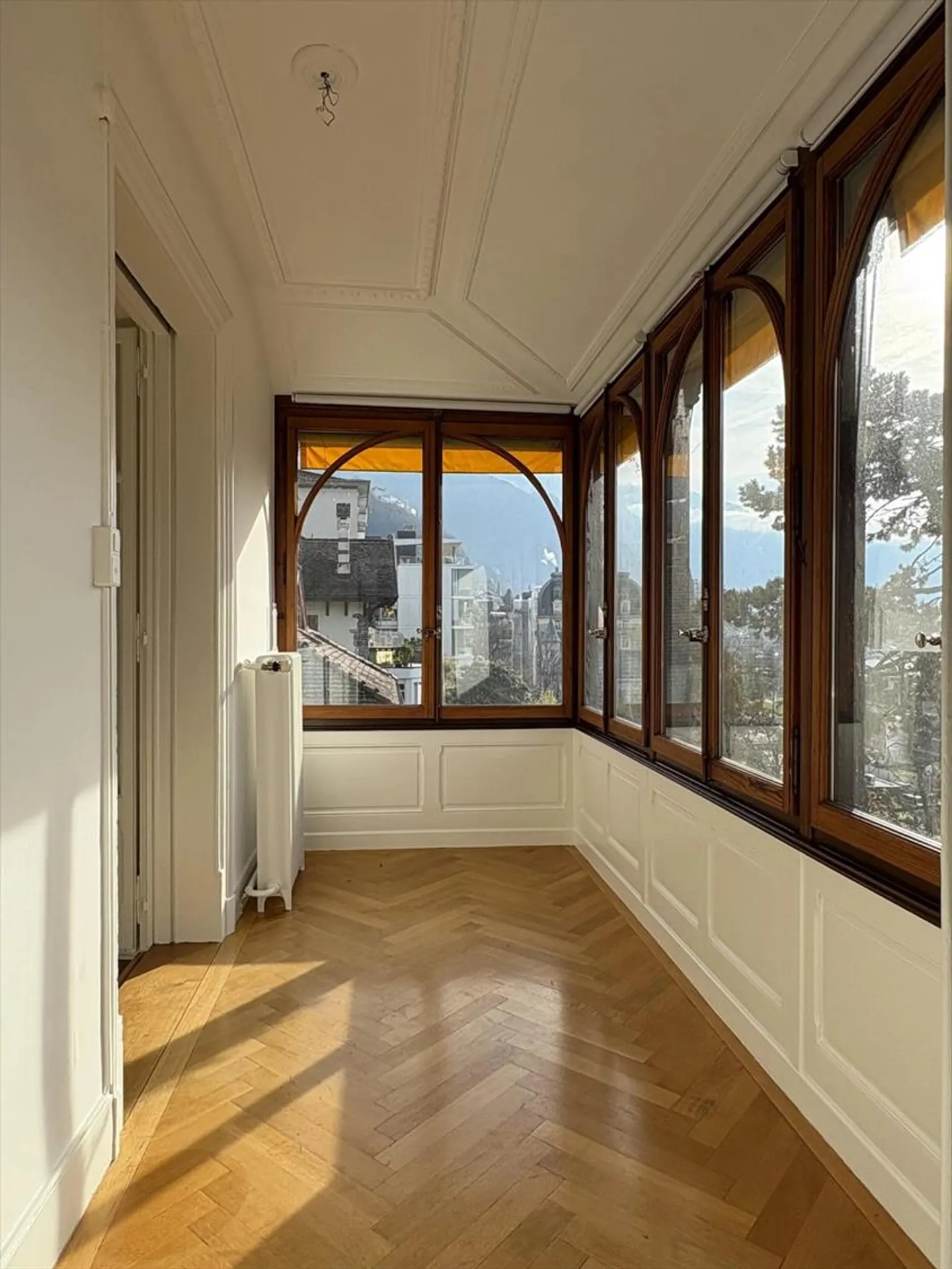 3,5-Zimmer-Wohnung mit Terrasse im Zentrum von Montreux, nur wenige Schritte vom See entfernt - Foto 8 von 10