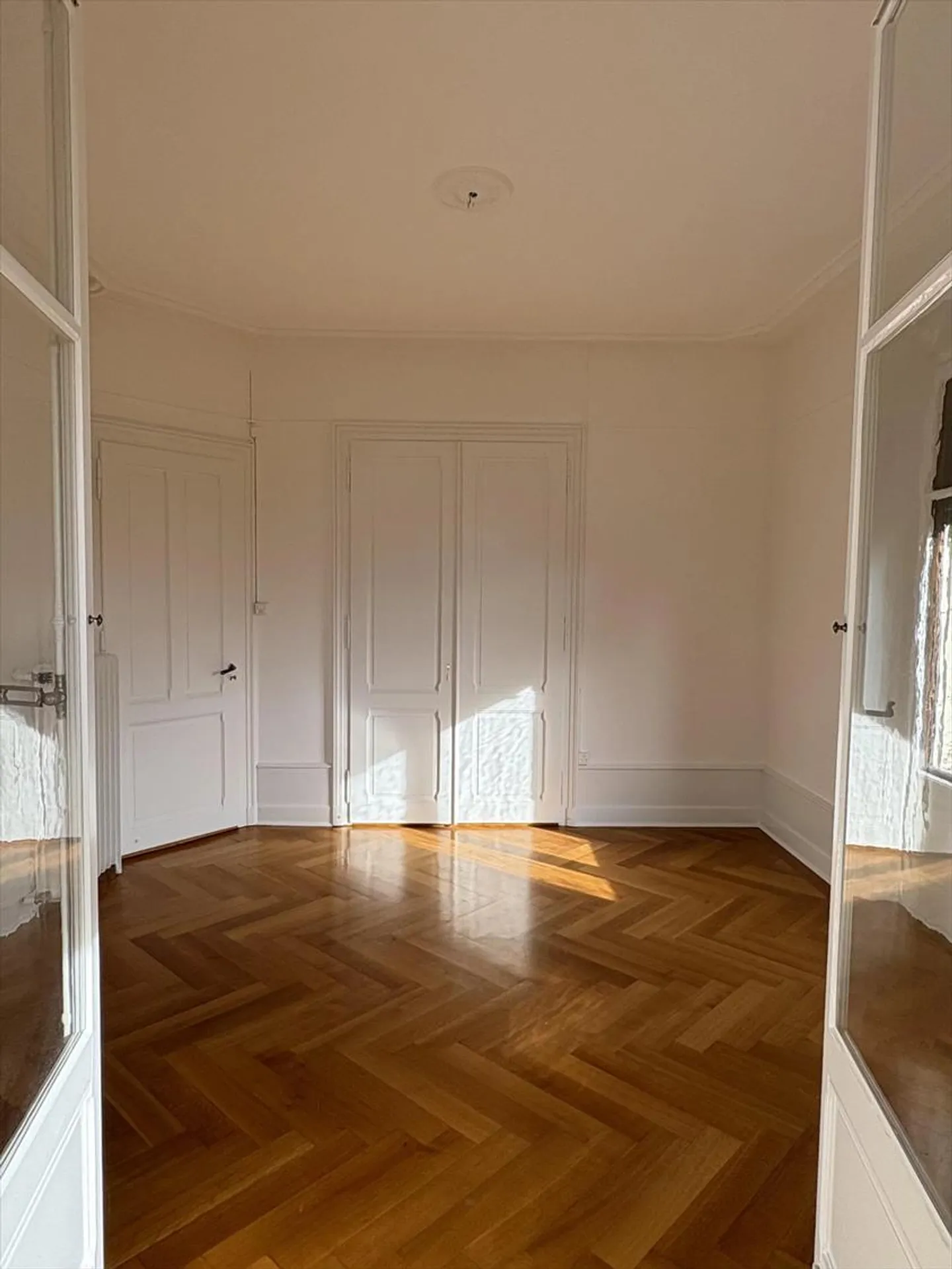 3,5-Zimmer-Wohnung mit Terrasse im Zentrum von Montreux, nur wenige Schritte vom See entfernt - Foto 6 von 10