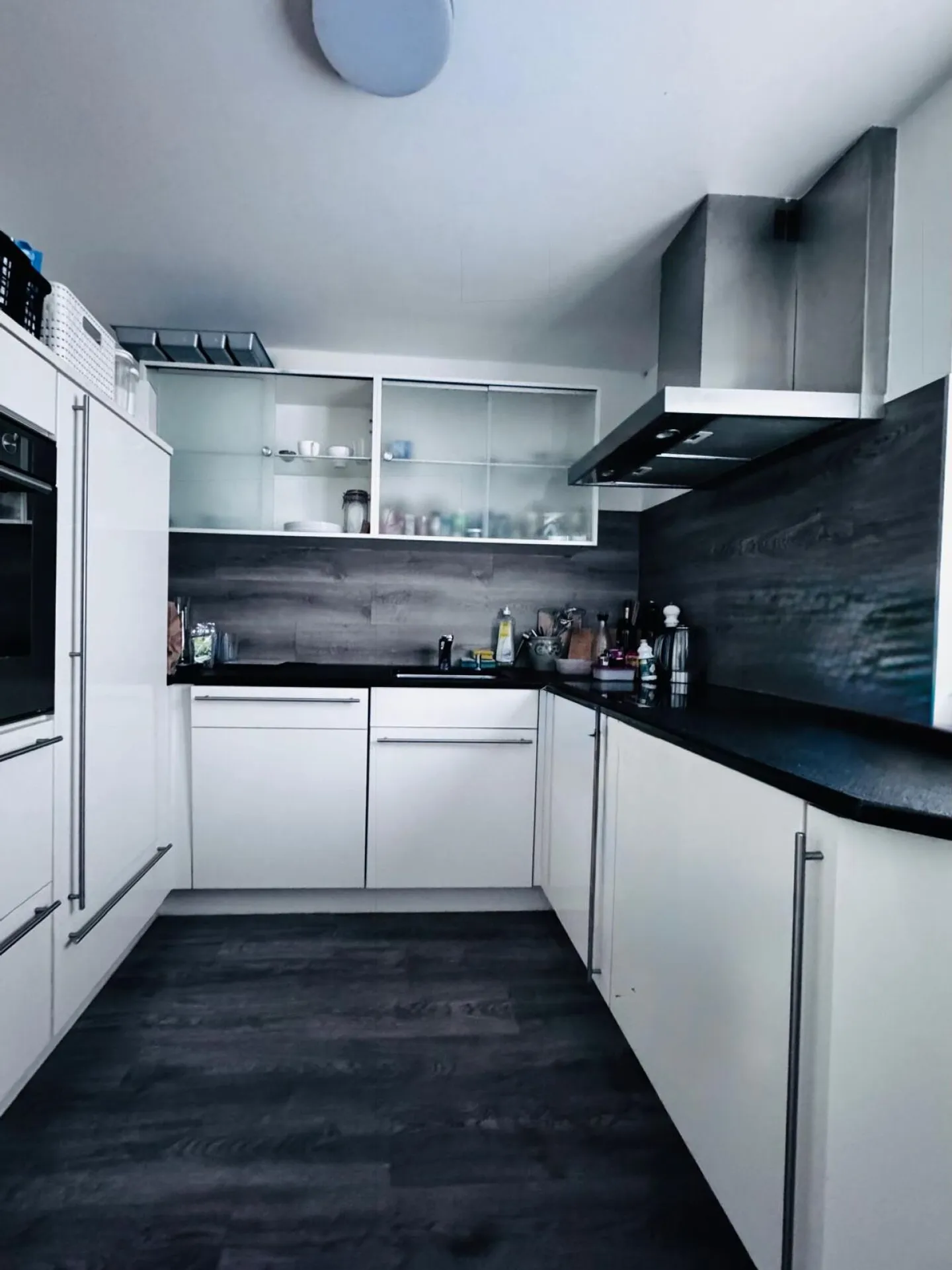 Casa a schiera modernizzata di 3,5 stanze con giardino a Muttenz in posizione ottimale - Foto 2 di 15