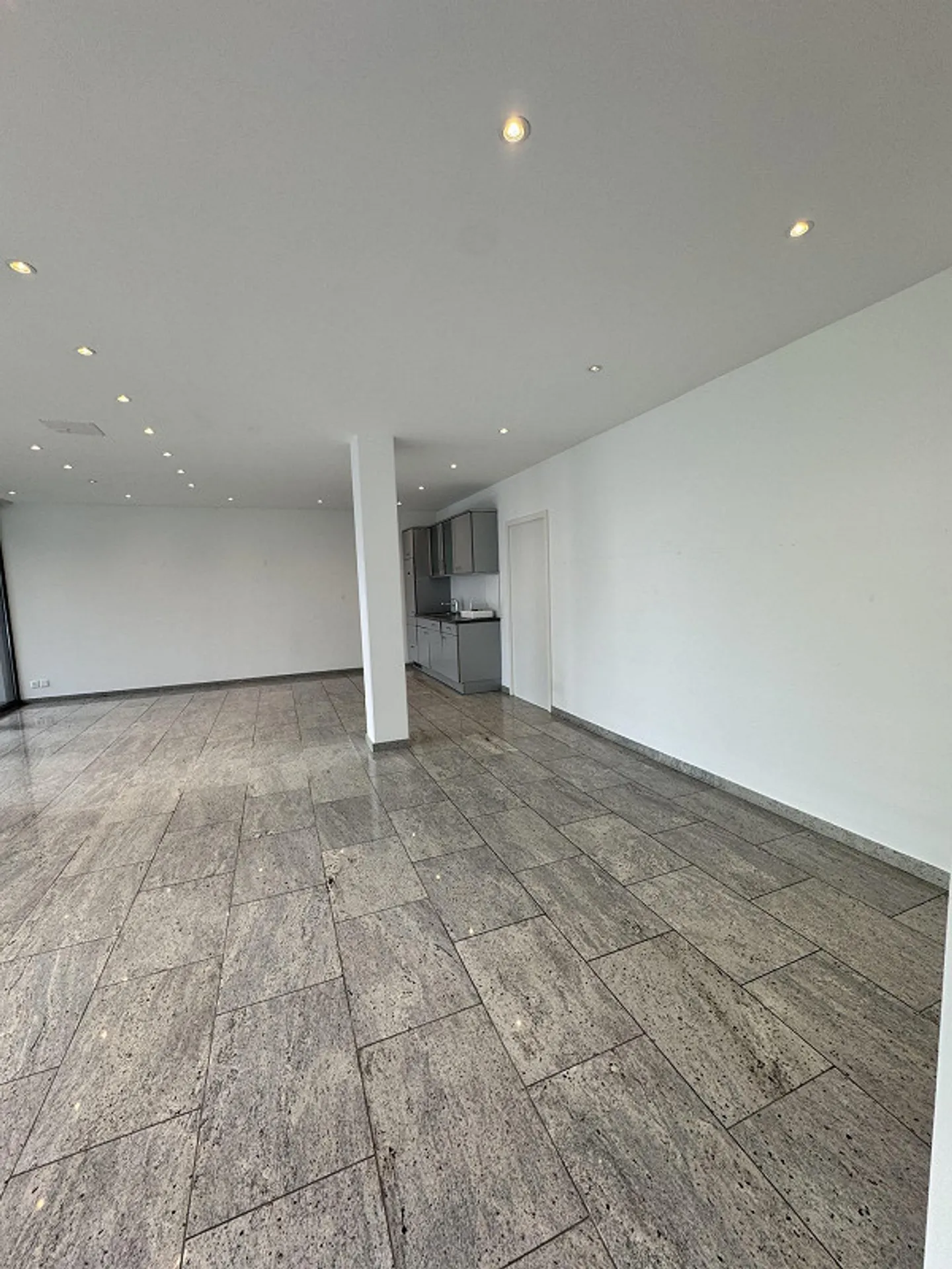 Espace commercial attrayant dans un emplacement central à Bâle - Photo 5 sur 9