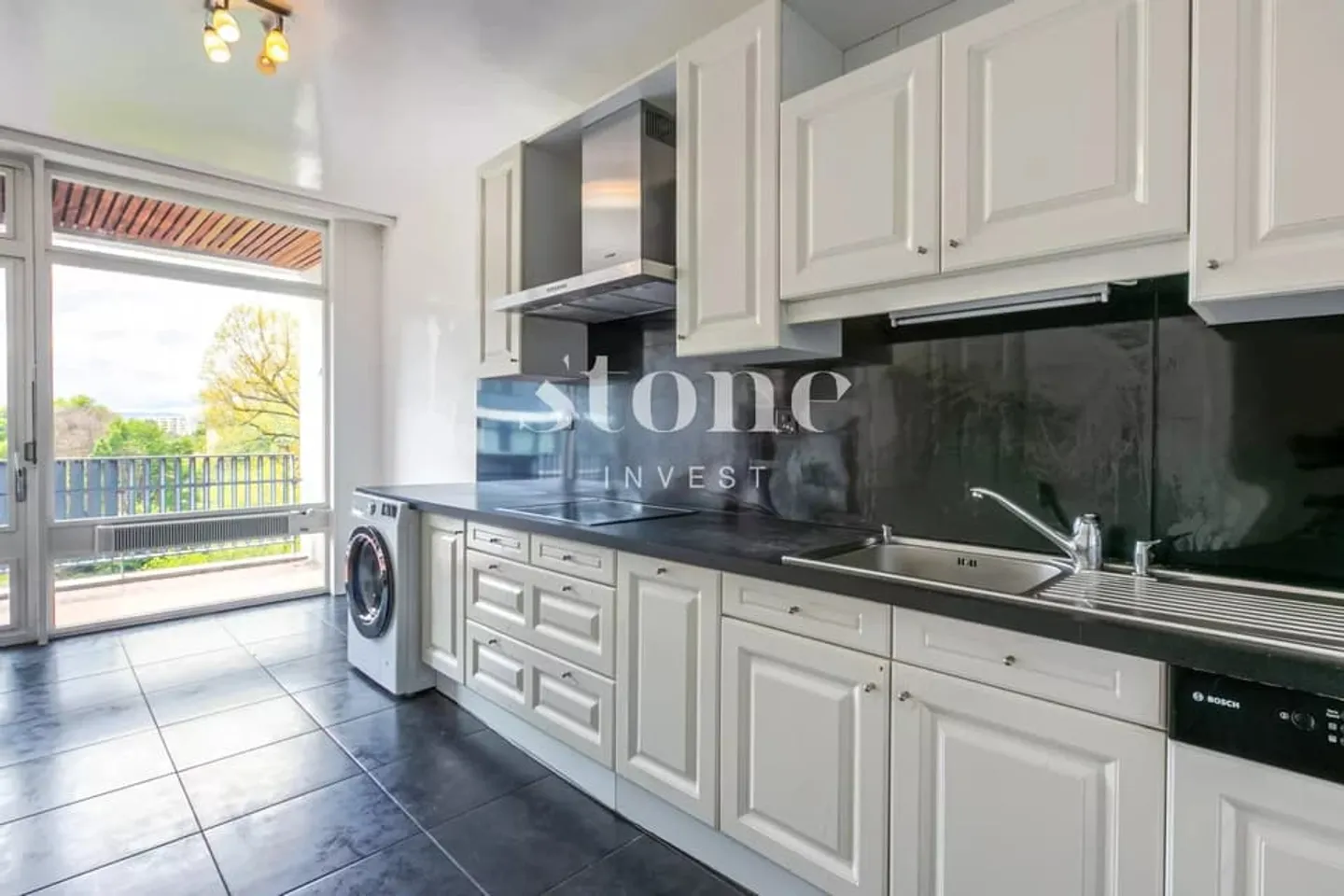 Apartment with panoramic view of the lake and mountains + POOL - Photo 12 of 12