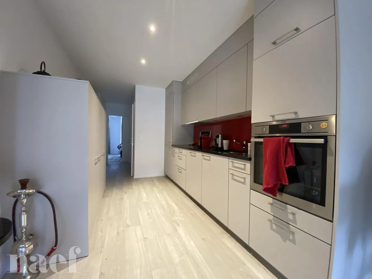 Appartamento di 2,5 stanze al 3° piano, in una strada pedonale - Foto 1 di 9