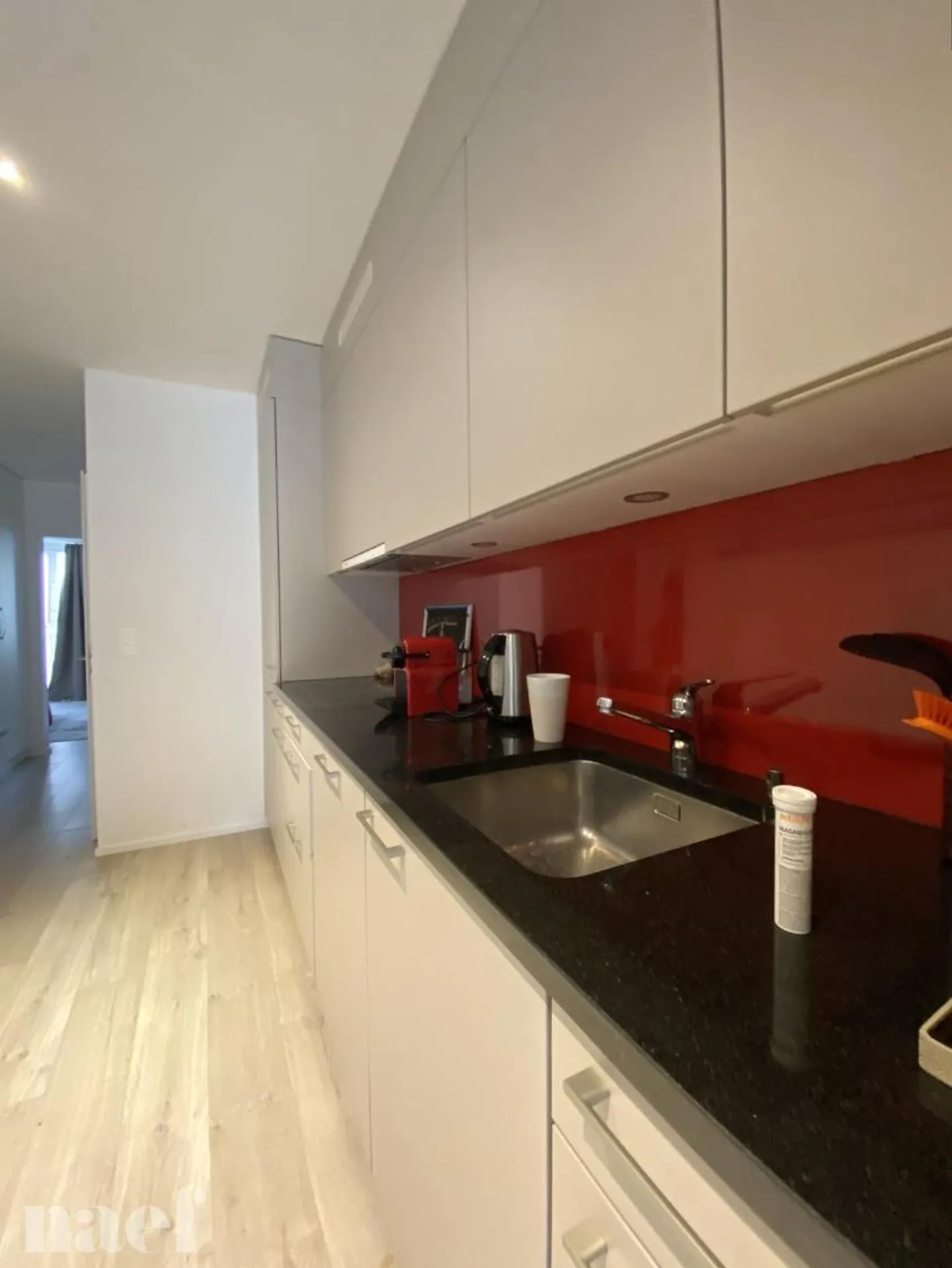 Appartamento di 2,5 stanze al 3° piano, in una strada pedonale - Foto 2 di 9