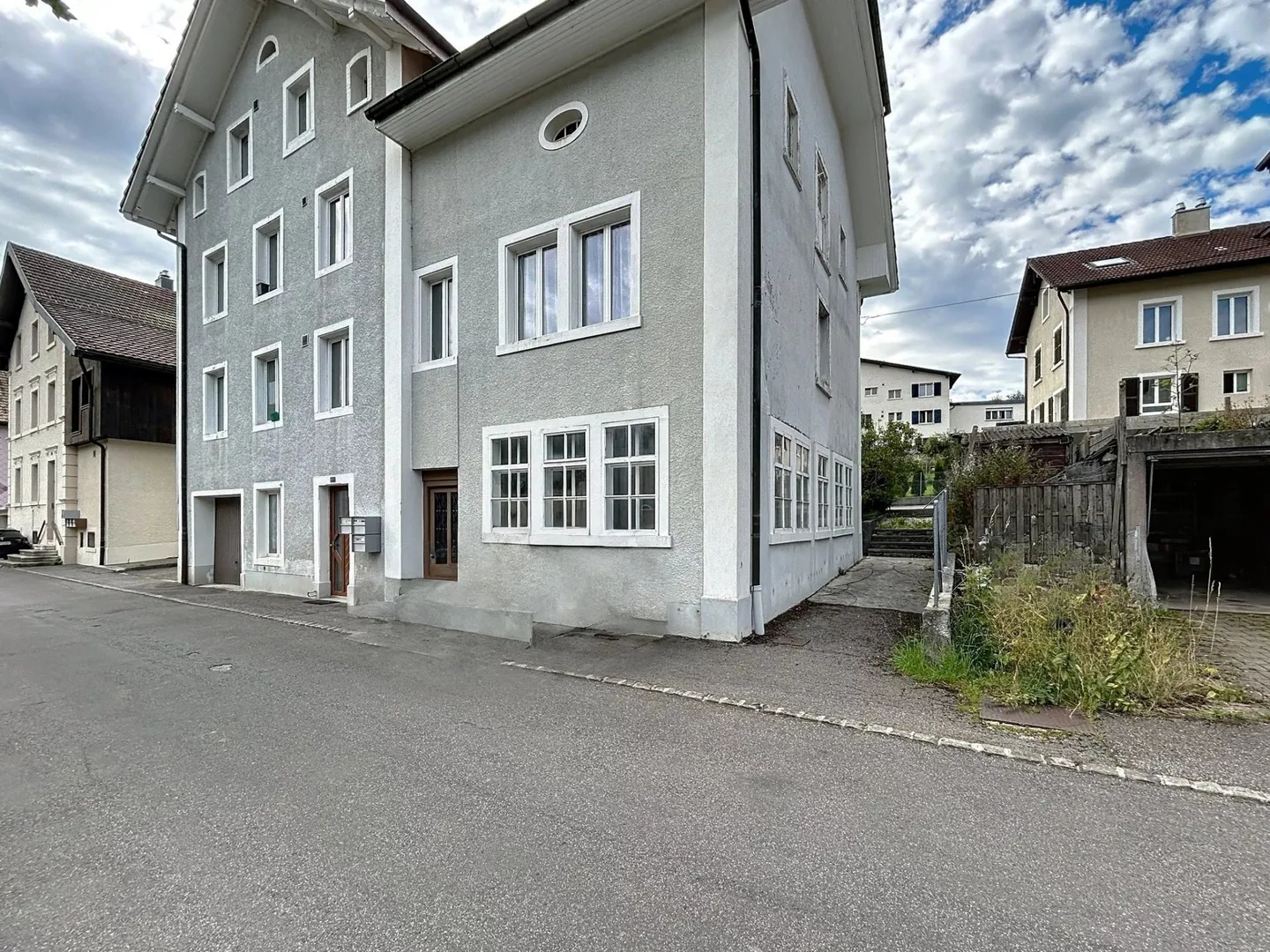 Einfamilienhaus mieten - Foto 1 von 9