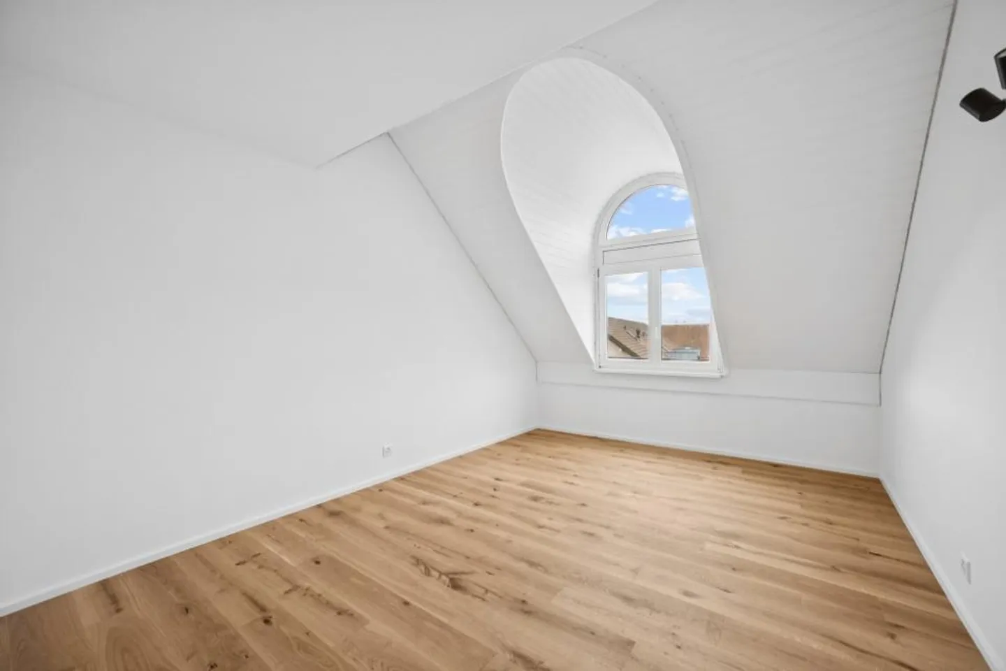 Prächtiges Dachgeschoss, komplett renoviert - Zentrum von Gland - Foto 7 von 9