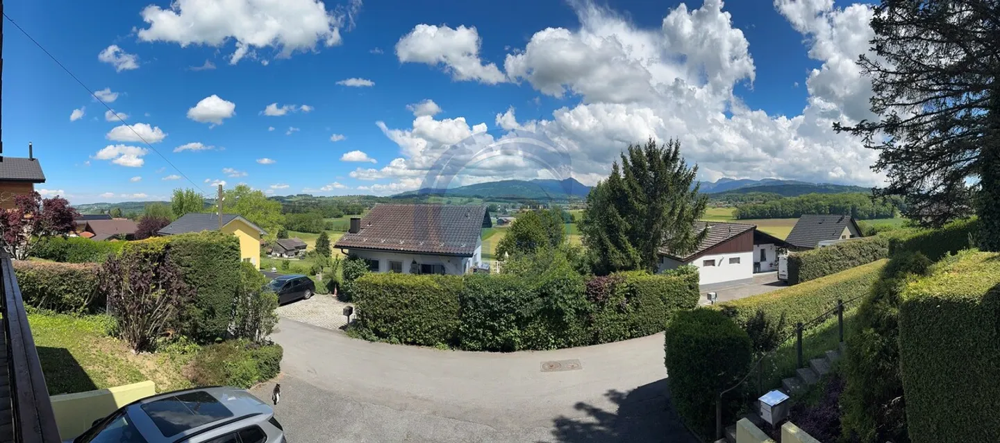 Charmante Villa Chalet avec Vue Alpestre - Photo 2 sur 12