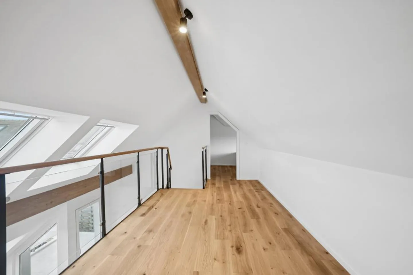 Prächtiges Dachgeschoss, komplett renoviert - Zentrum von Gland - Foto 9 von 9