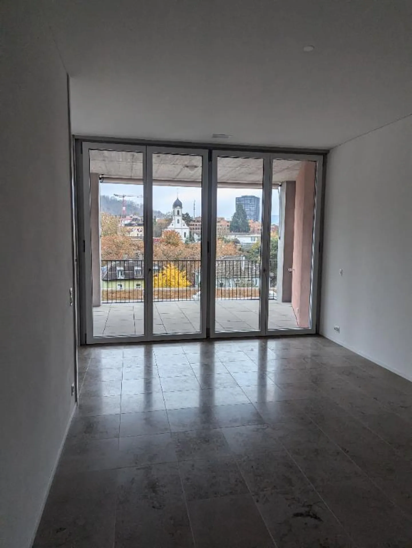 Modernes Apartment mit Panoramasicht - Foto 2 von 5