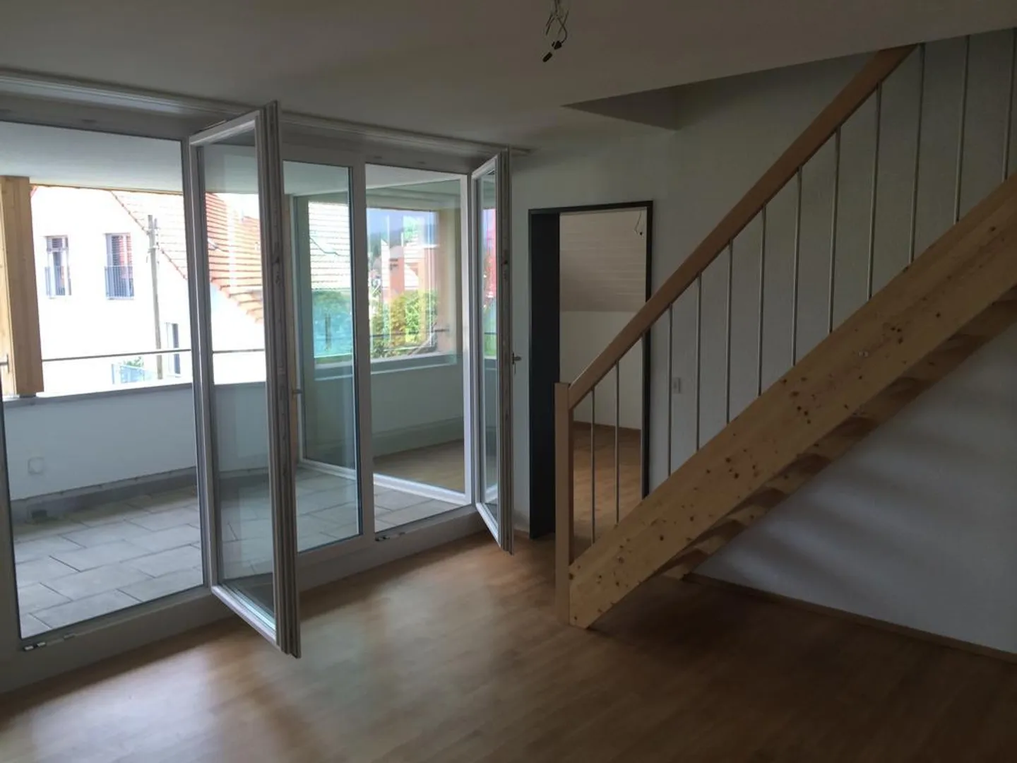 Charmante Altbau 4.5 Zimmer-Wohnung zu vermieten - Foto 4 von 8
