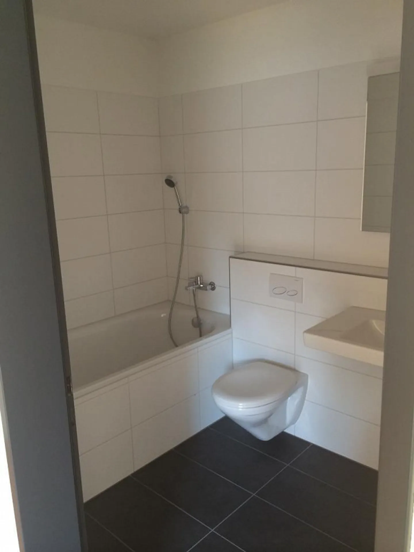 Charmante Altbau 4.5 Zimmer-Wohnung zu vermieten - Foto 8 von 8
