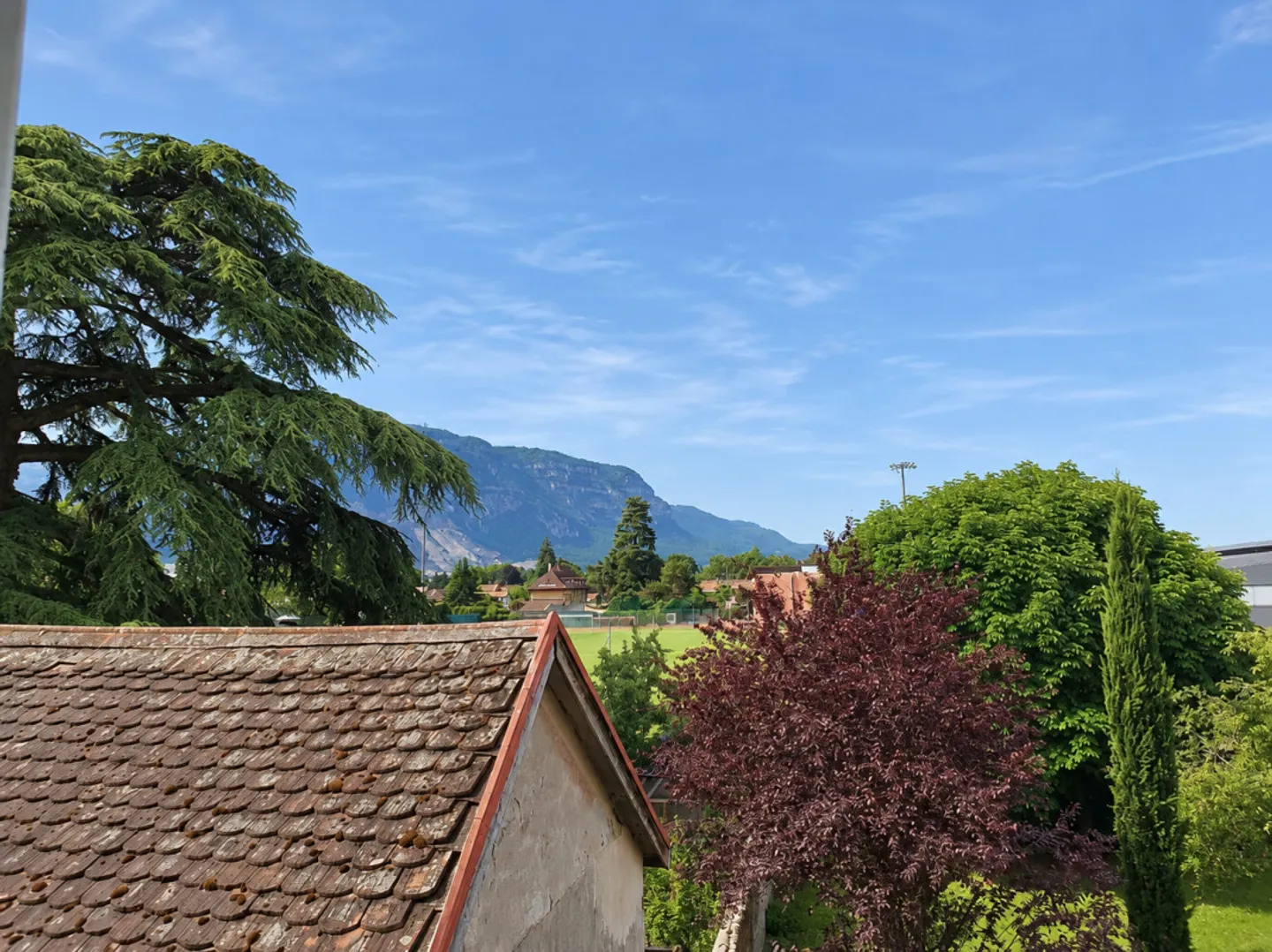 Beautiful 4-Room Apartment with View of the Salève - Photo 4 of 5