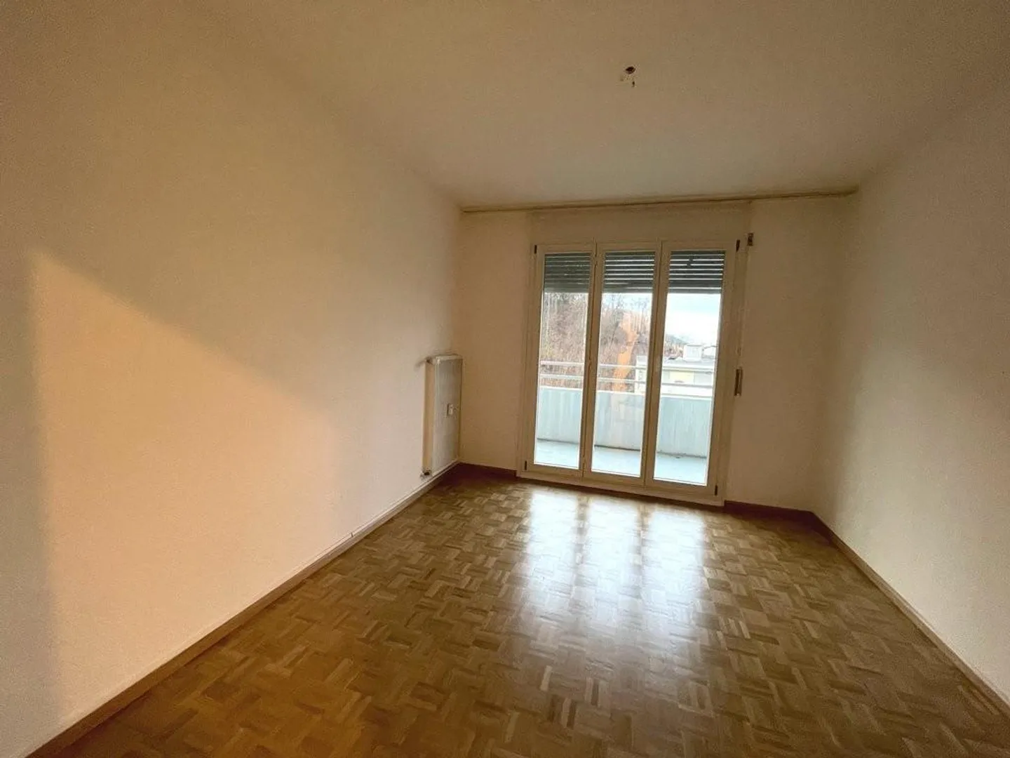 Appartement lumineux partiellement rénové de 4,5 pièces - Photo 6 sur 12