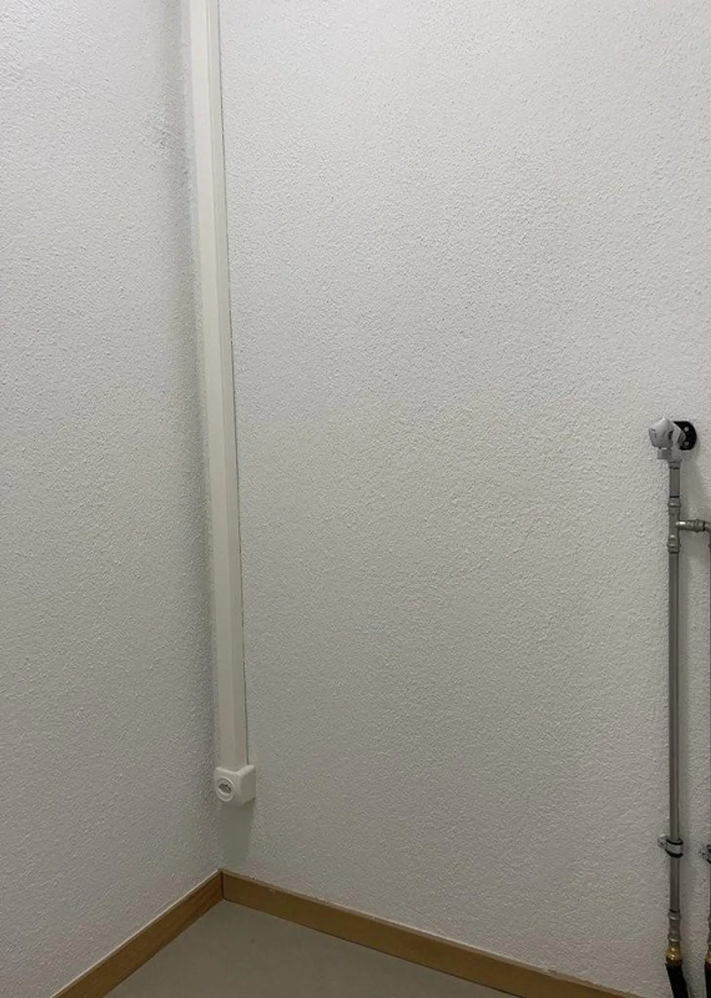 Appartement lumineux partiellement rénové de 4,5 pièces - Photo 12 sur 12