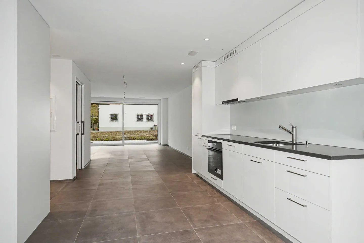 Modern 1-room apartment with garden seating area in Hölstein - Photo 1 of 7