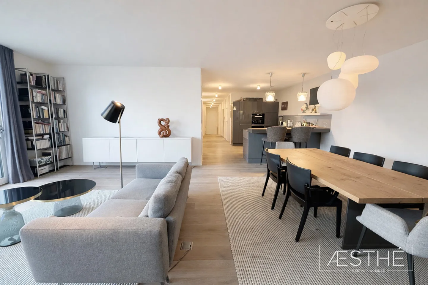 Modern 3.5-Room Apartment - Photo 2 of 12