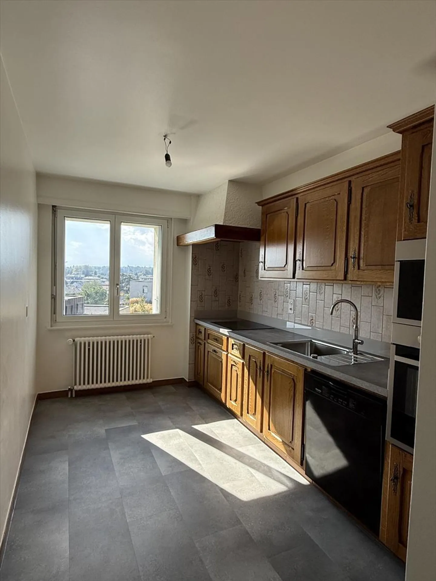 4.5 Room Apartment in Mont-sur-Rolle - Photo 5 of 13