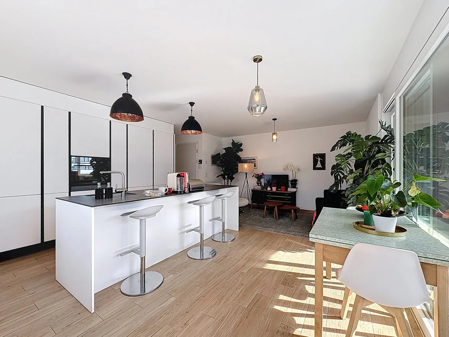 Moderne 3,5 Zimmer mit großer Terrasse - Foto 1 von 11