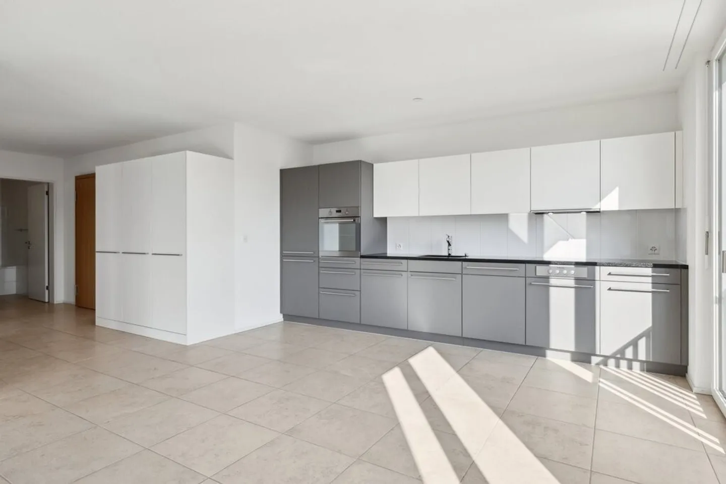 2.5 Room Apartment for Rent in Oberwil BL - Photo 2 of 10