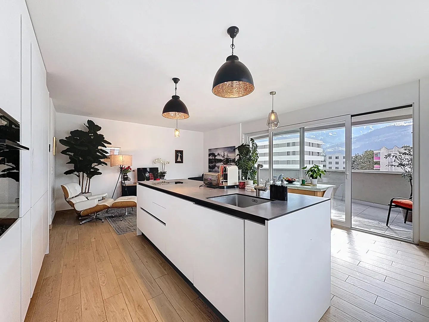 Moderne 3,5 Zimmer mit großer Terrasse - Foto 4 von 11