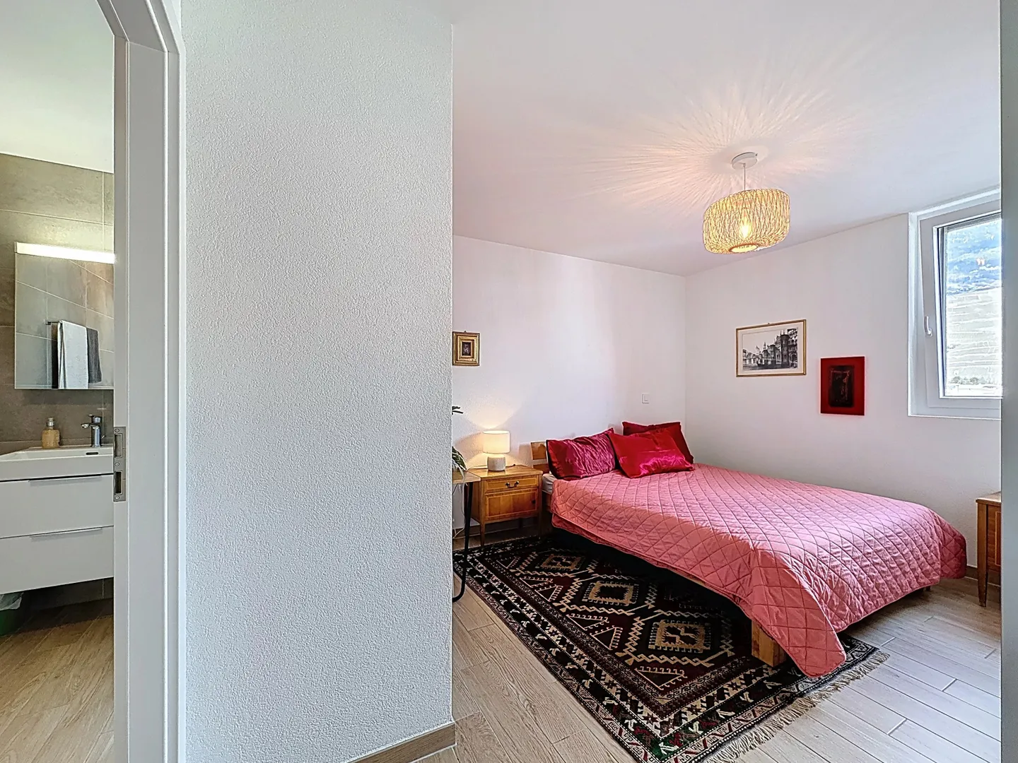 Moderne 3,5 Zimmer mit großer Terrasse - Foto 7 von 11