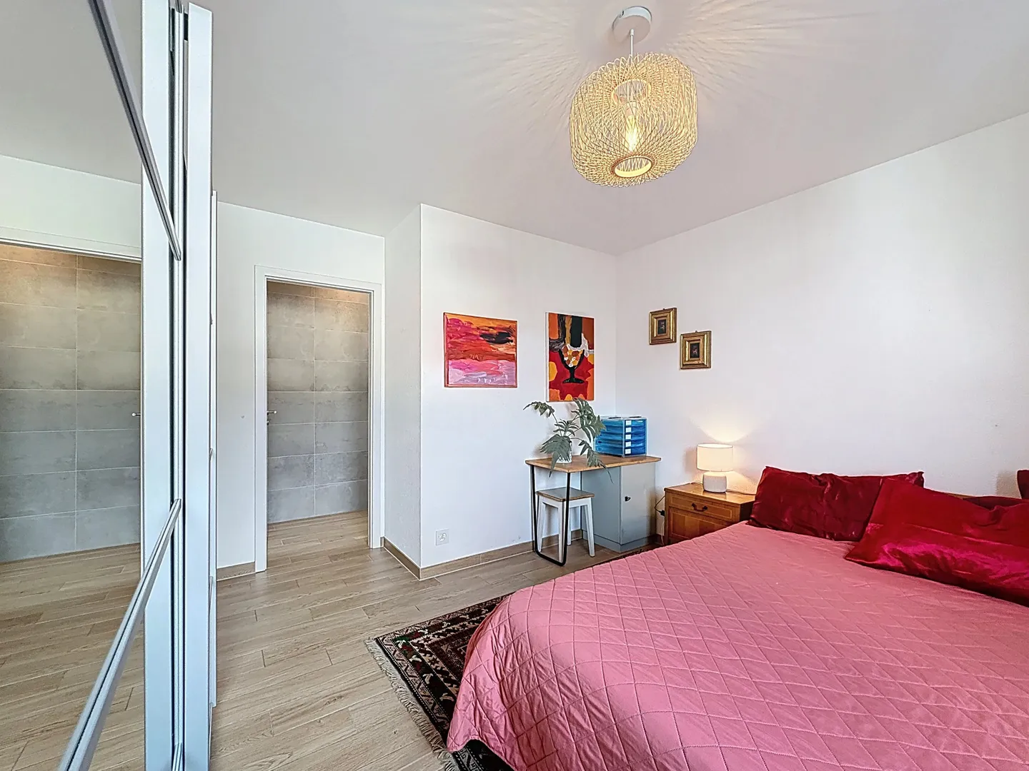 Moderne 3,5 Zimmer mit großer Terrasse - Foto 8 von 11