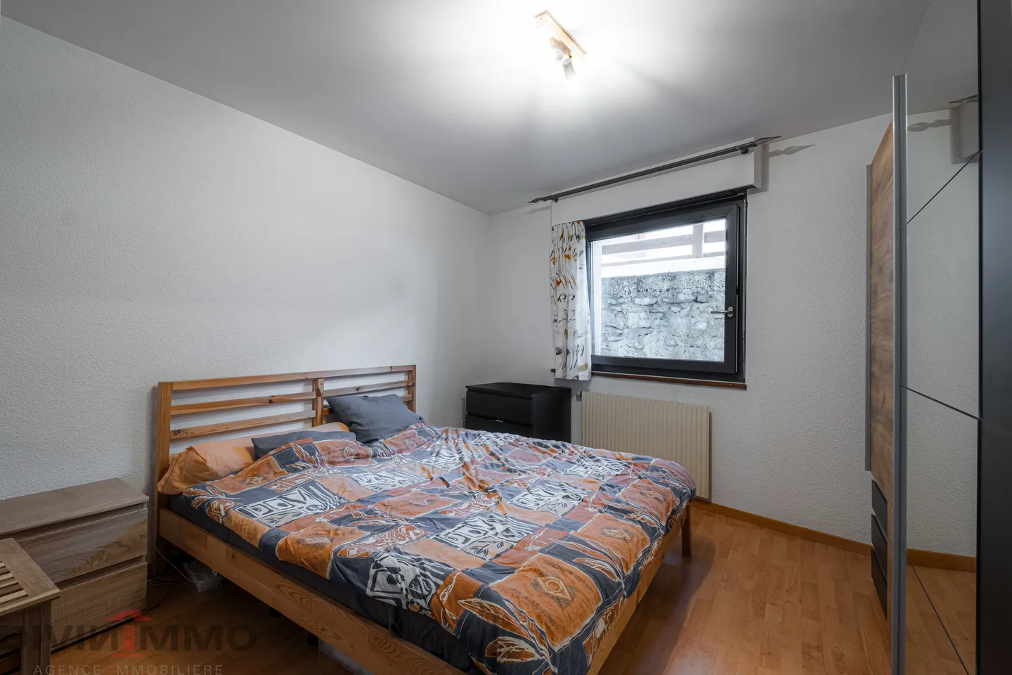 Row house for sale - Photo 6 of 11