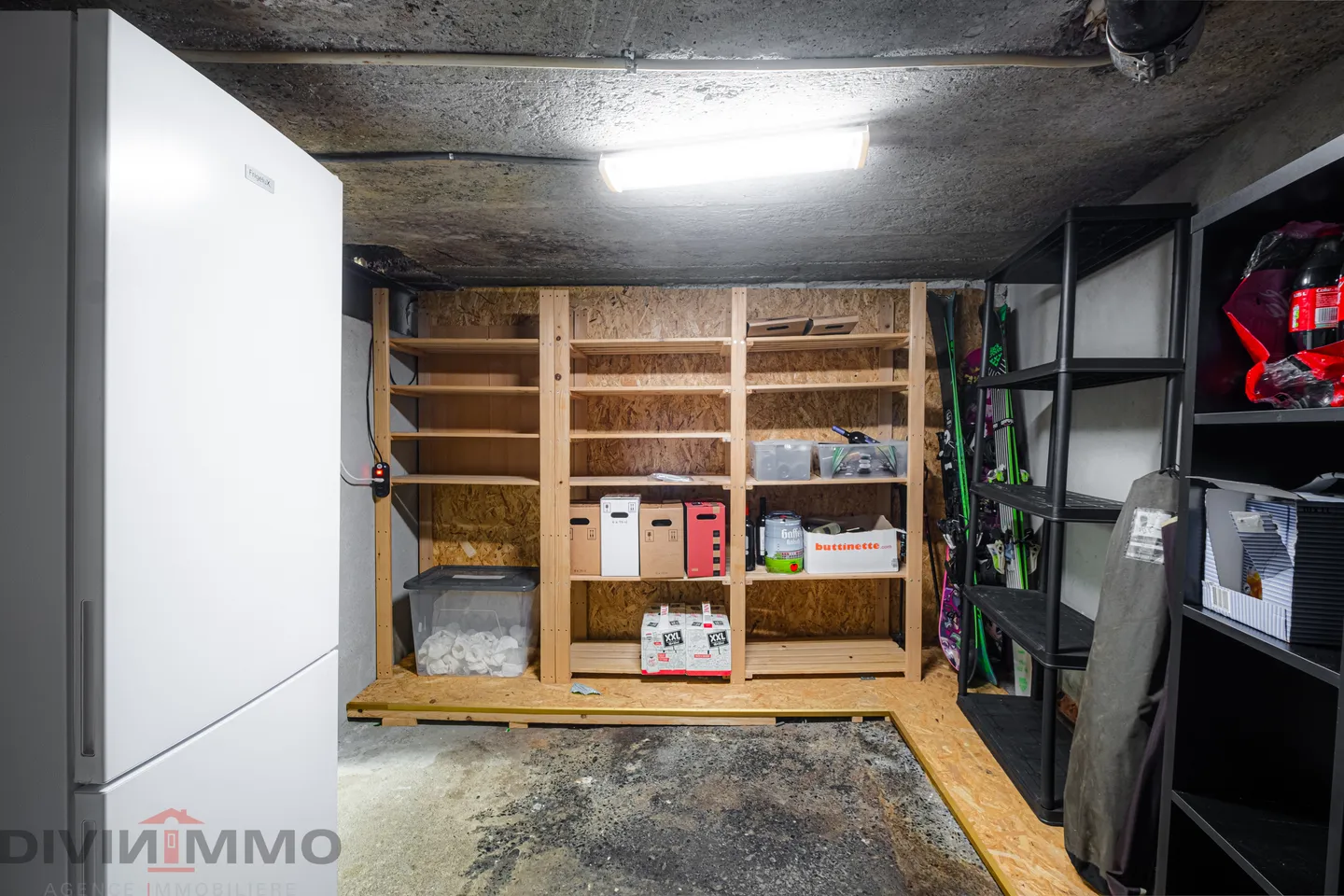 Row house for sale - Photo 10 of 11