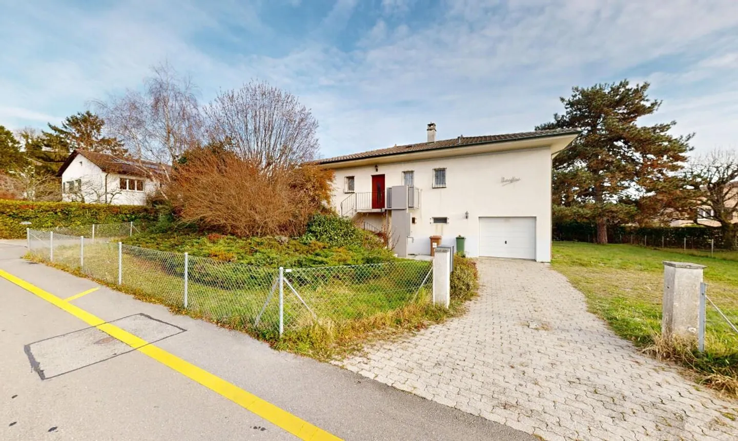 Detached house with great potential on a plot of 1,020 m² - Photo 2 of 11