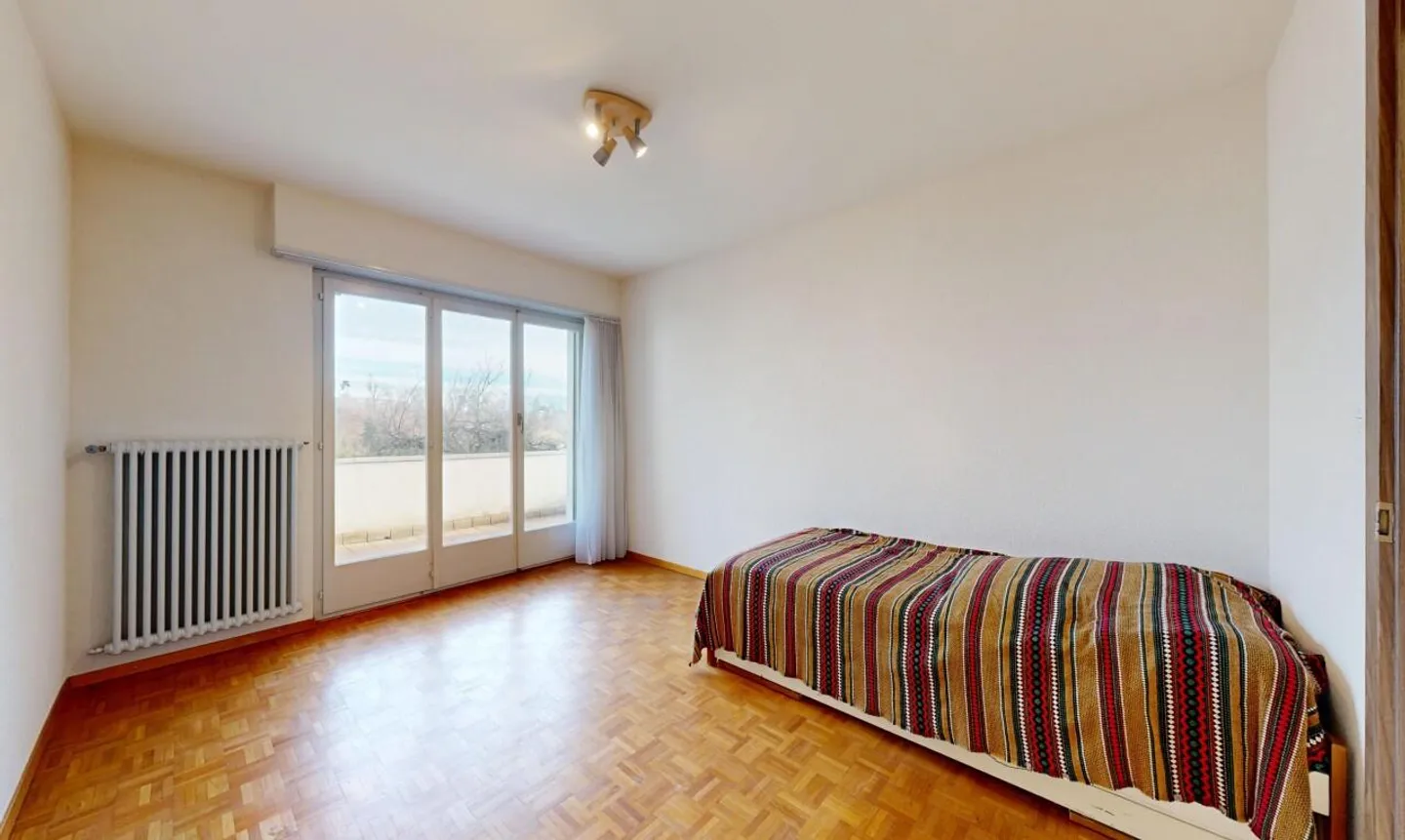 Detached house with great potential on a plot of 1,020 m² - Photo 7 of 11