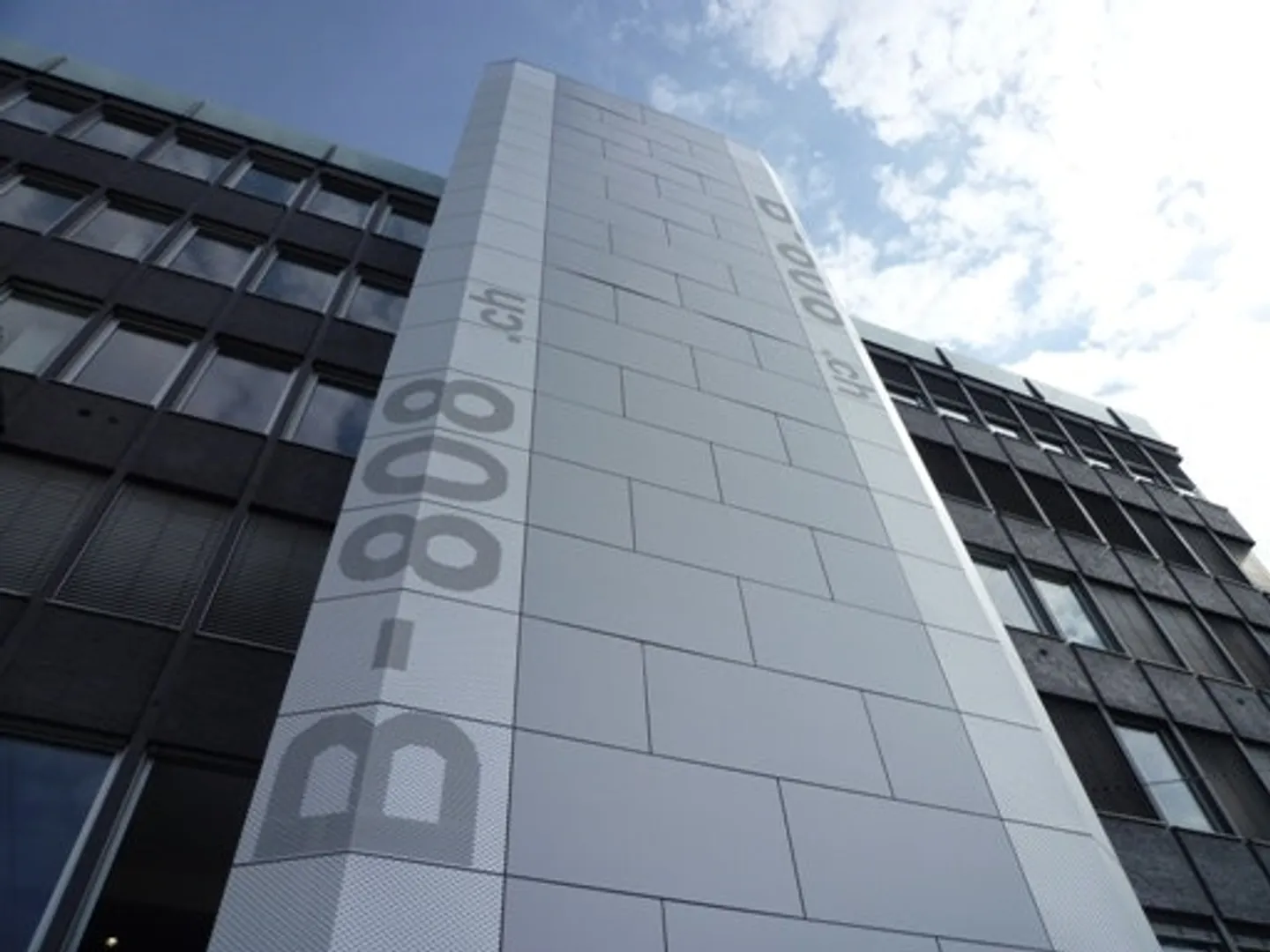 Zurigo Altstetten: Posizione eccellente - Attrezzante spazio ufficio/commerciale di 160 m² - Foto 2 di 8