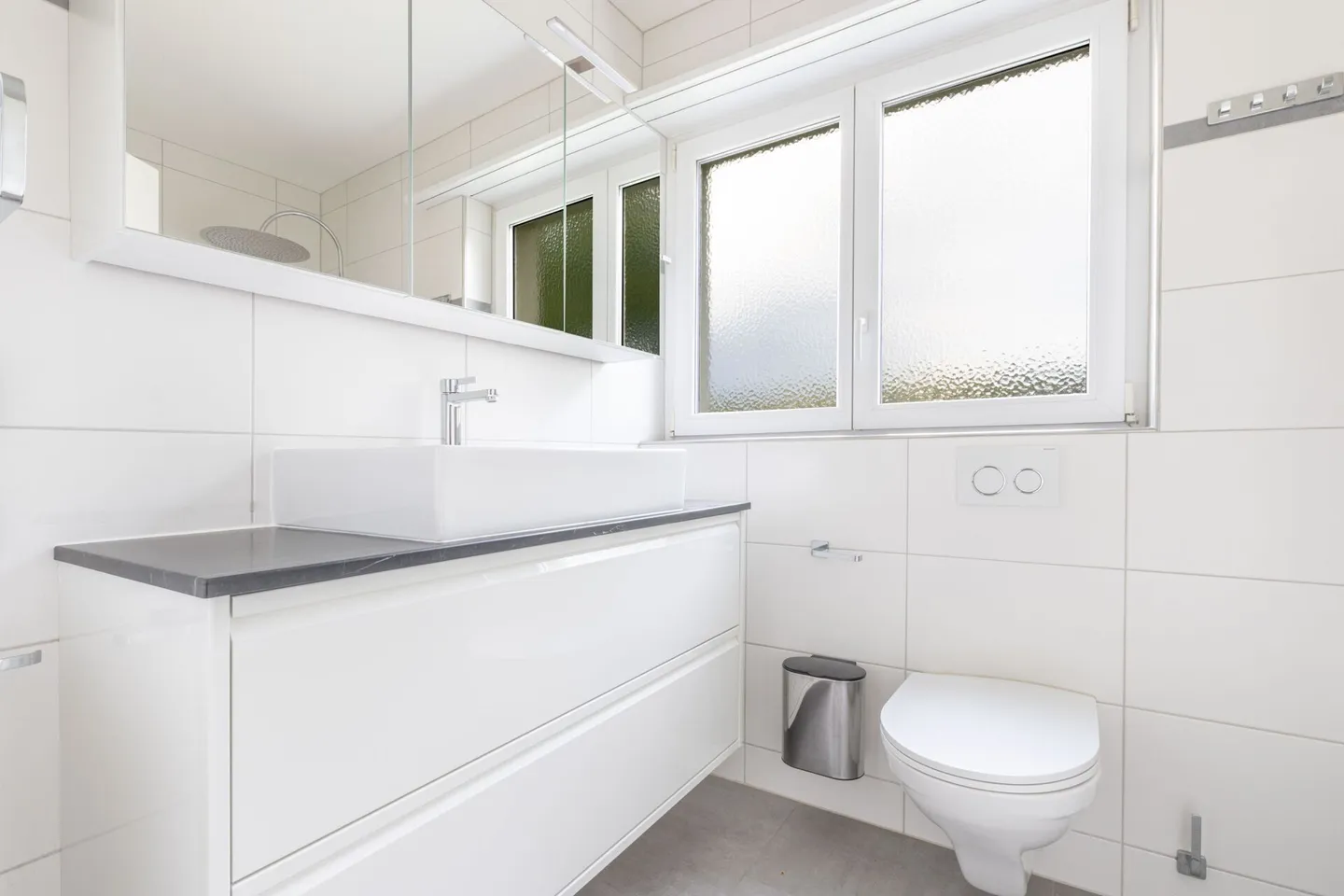 Light-flooded 4.5-room apartment with covered balcony - Photo 11 of 17