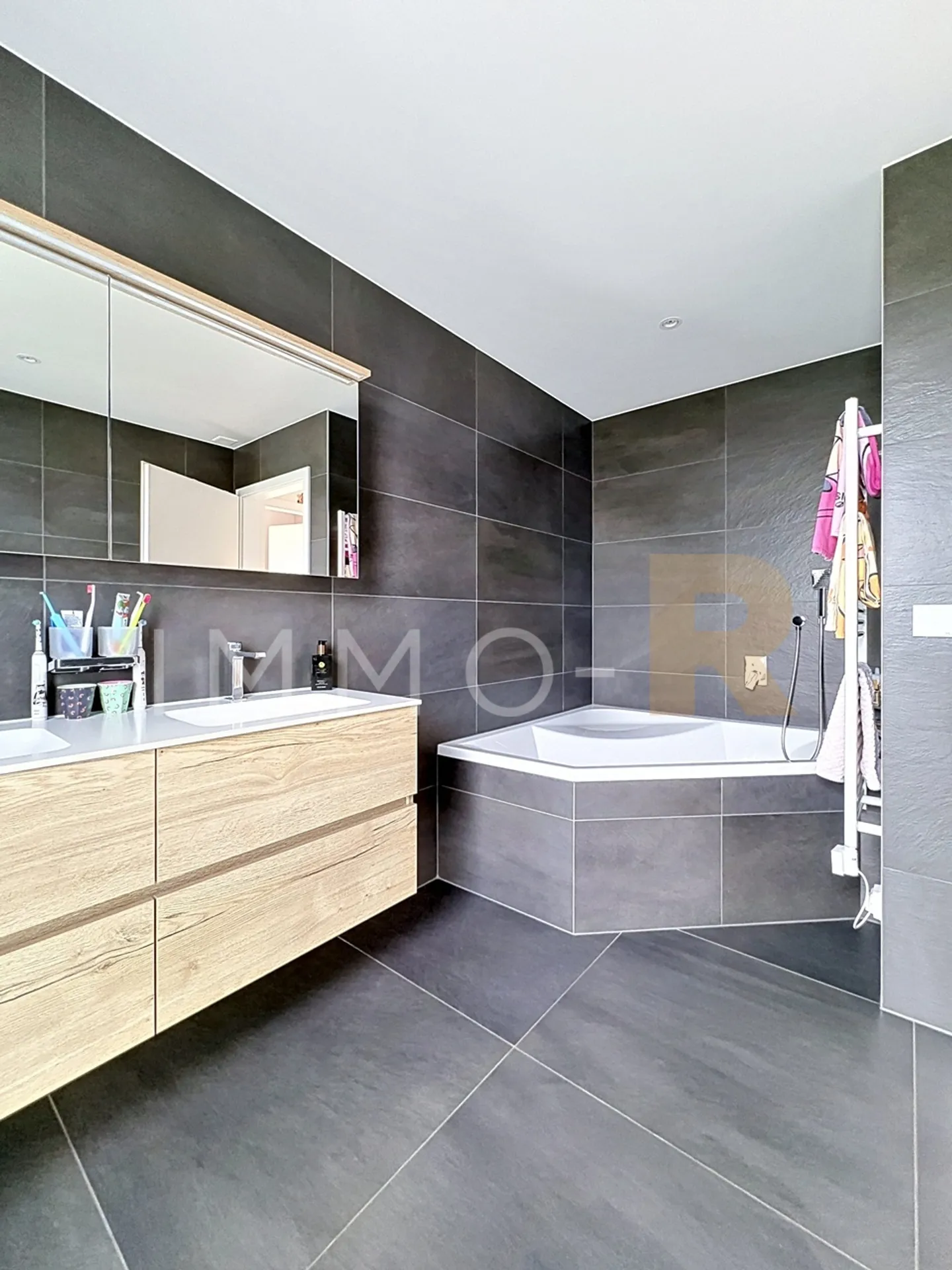 Appartement de Luxe Spacieux - Photo 9 sur 11